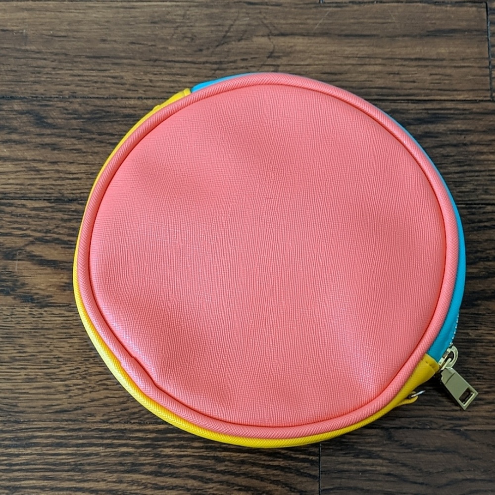 Studio DIY Can't Clutch This Circle Clutch